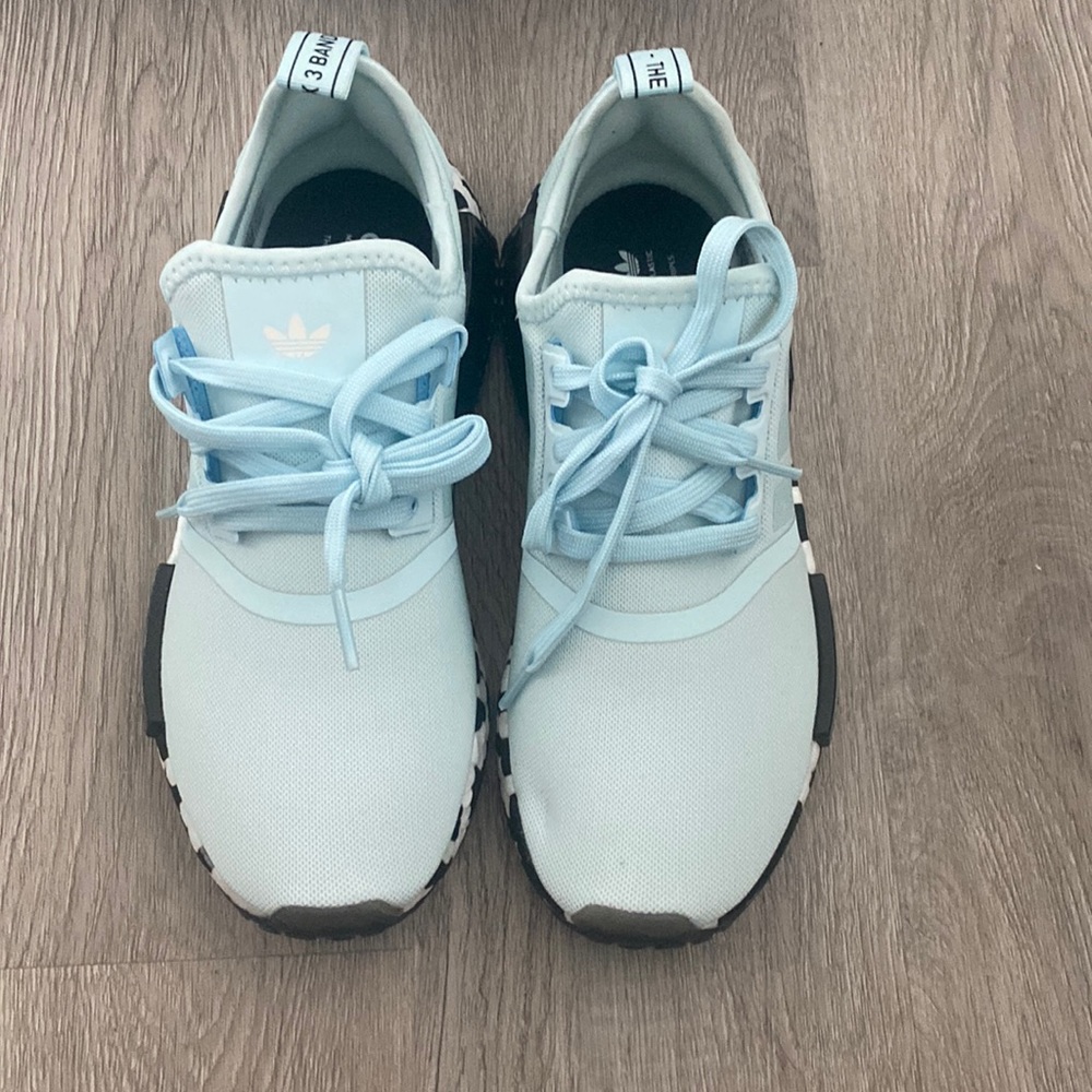 Adidas NMD_R1 J - NIB